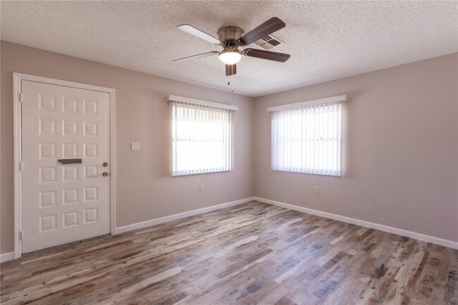 Photo - 4936 Ilener St