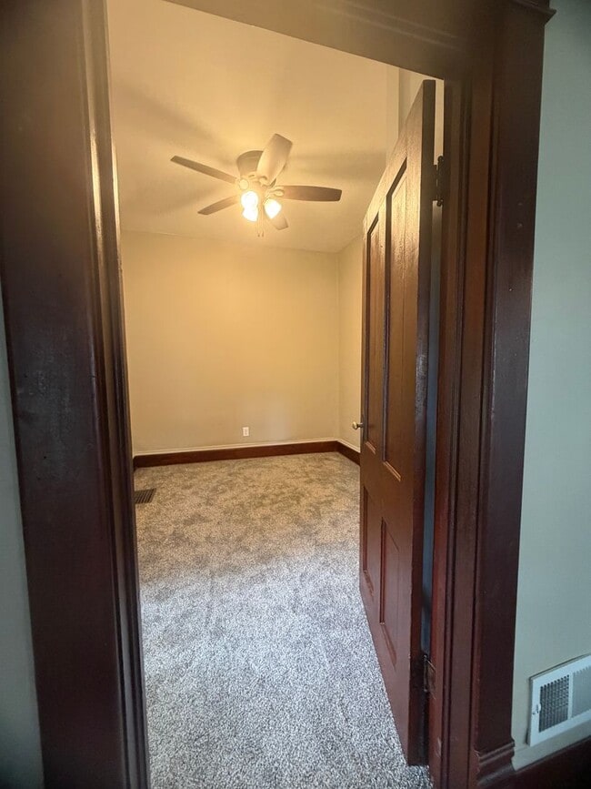 Photo - 807 N St-