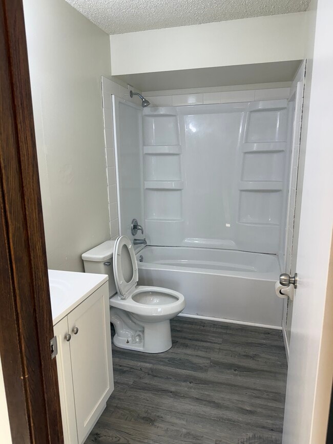 Photo - 109 E Monroe Ave