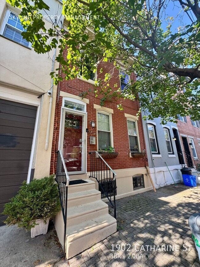 Building Photo - 1902 Catharine St Rental