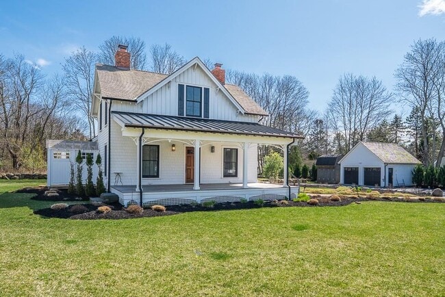 Photo - 19000 Main Rd House