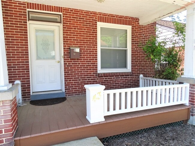 Photo - 43 E Pine St