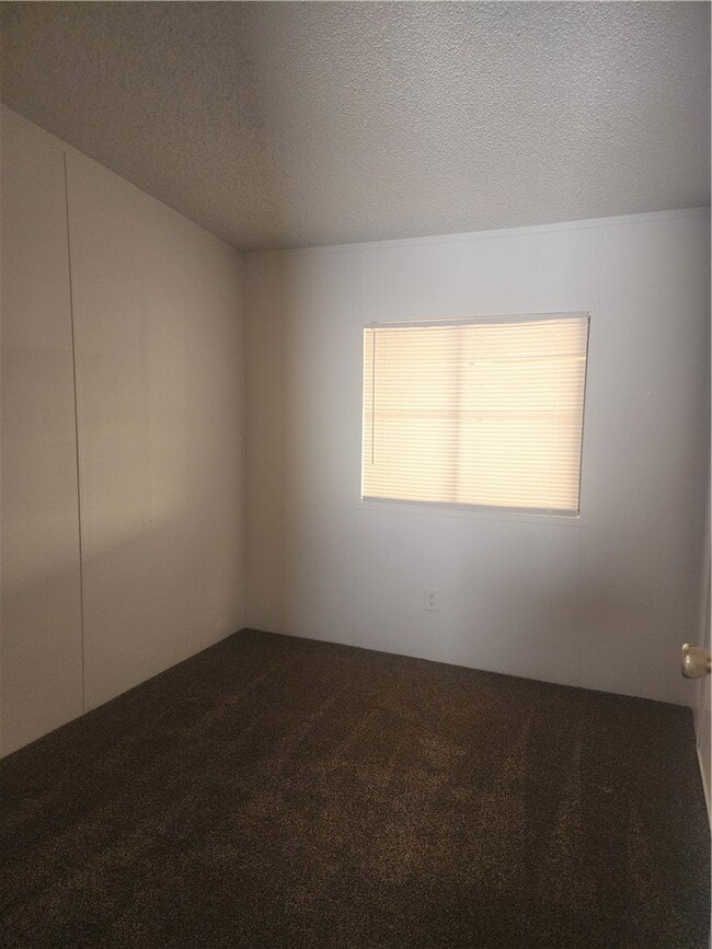 Photo - 691 Church St