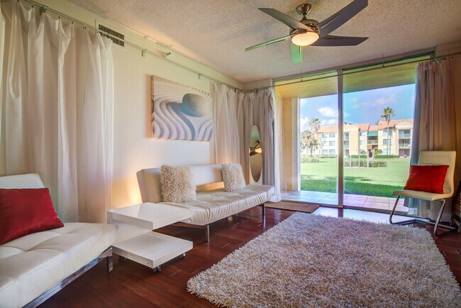 Building Photo - 157 Yacht Club Way Unit 106 Rental