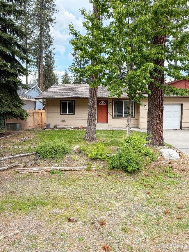 Building Photo - 7271 W Pine St Rental