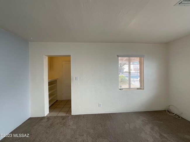 Photo - 2129 E 2nd St