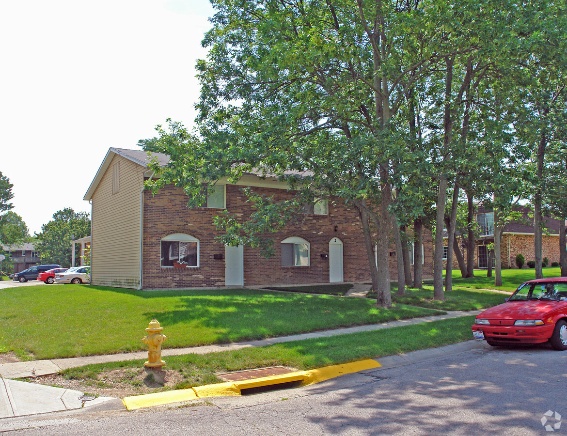 Photo - 984 Somerset Dr Apartments