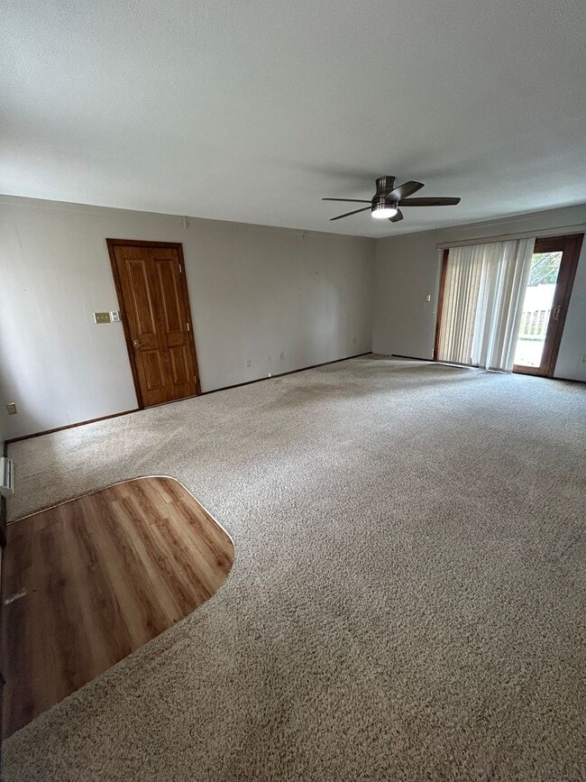 Building Photo - 2 Bedroom 2 Bathroom House for rent in Hudson