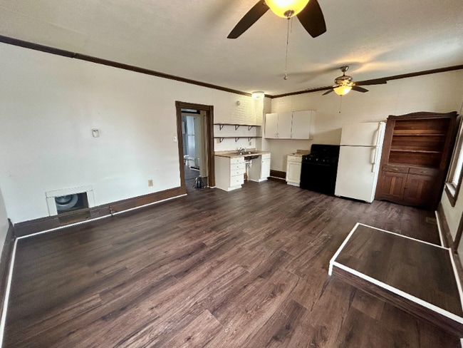 Photo - 102 S Main St Unidad 2E