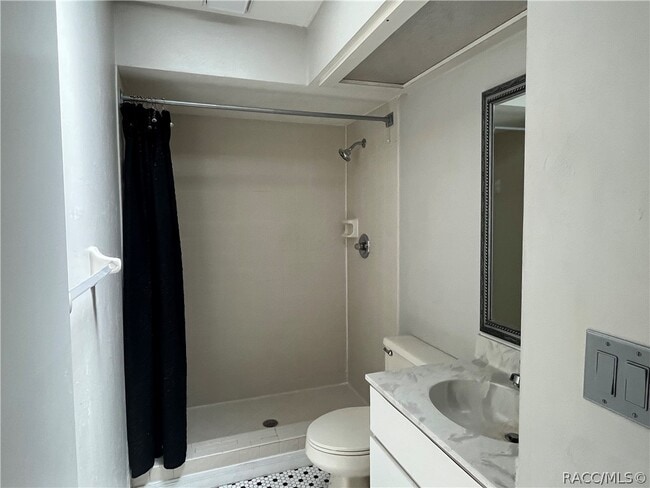 Photo - 600 E Gilchrist Ct