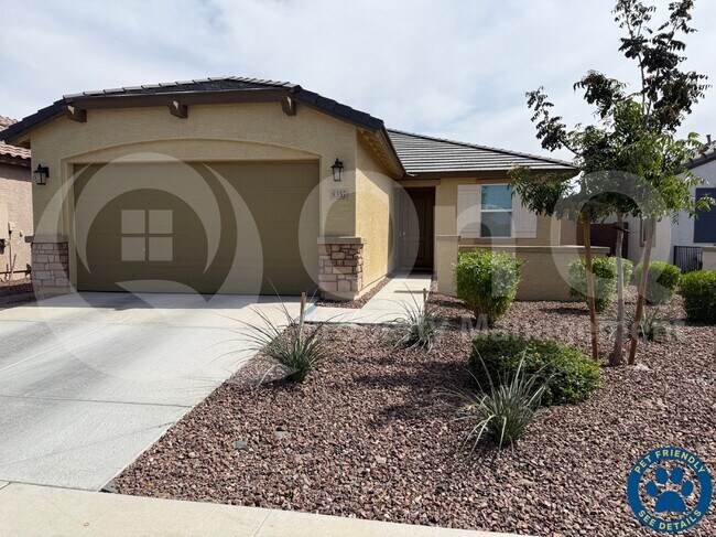 Building Photo - 9357 W Glenrosa Ave