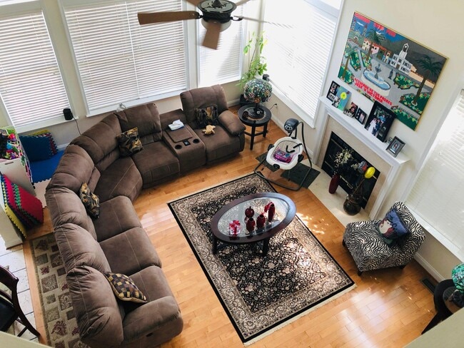 Photo - 603 Bluff Ct NE