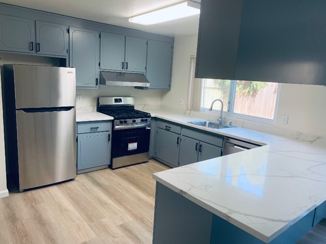 Building Photo - 3007 Lillard Dr