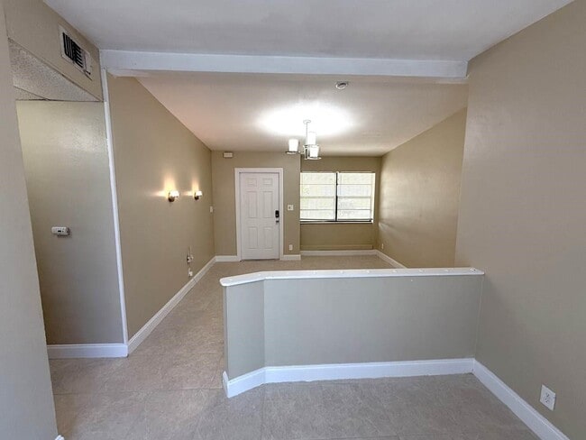 Building Photo - 5765 Nottingham Rd Rental