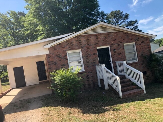 Building Photo - Newly remodeled home is located in Lancaster, SC 29720.