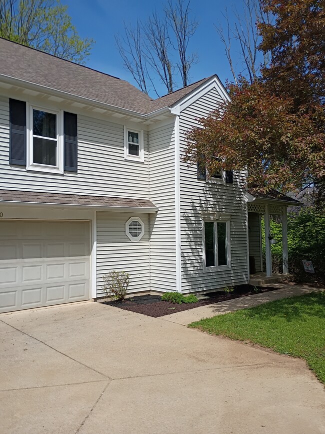 Photo - 2210 S Laurelwood Cir House