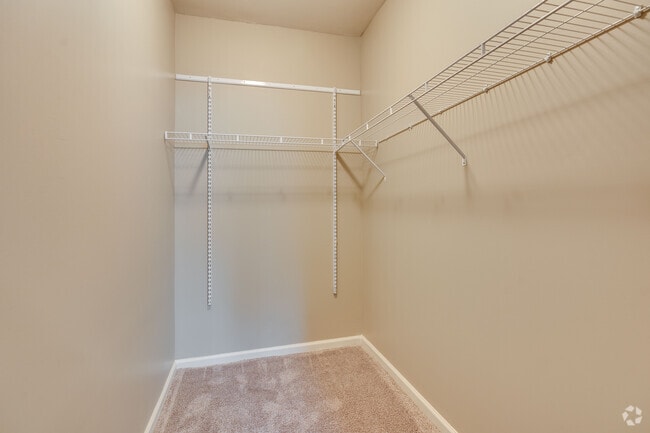 2BR , 1BA - 838SF - Harper's Pointe