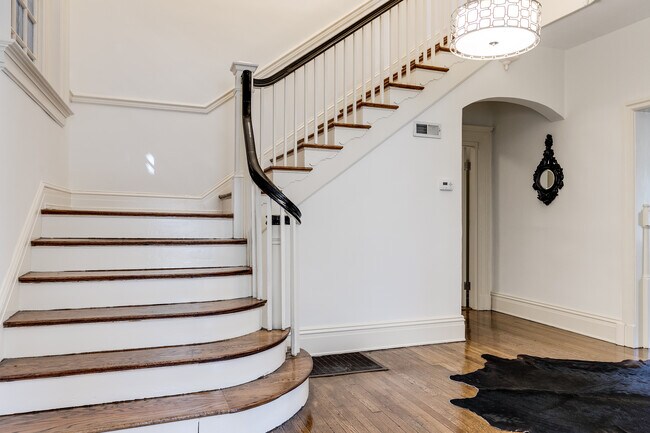 Photo - 712 N Arthur Ashe Blvd