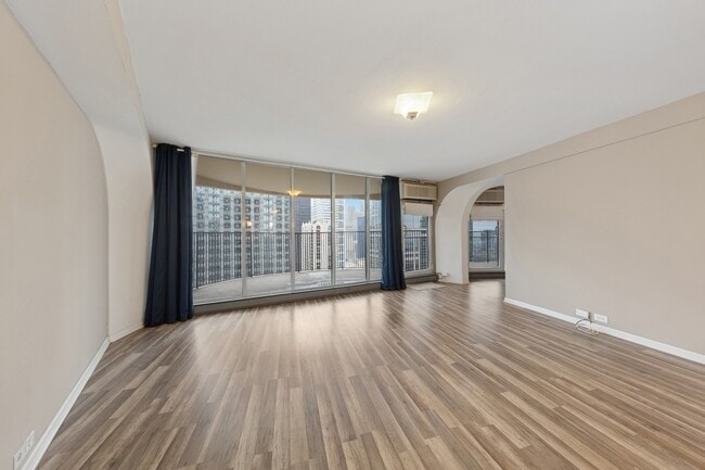 Photo - 300 N State St Unit 4611