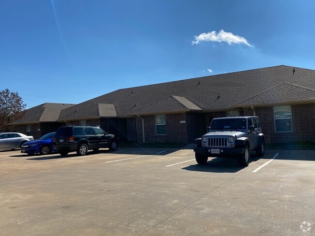 Building Photo - 4241 Castlegate Dr Rental