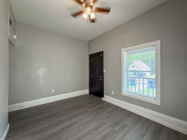 Photo - 908 S 19th St Unit B
