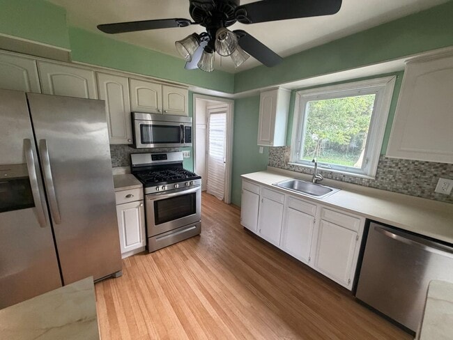 Photo - 987 Grace Dr