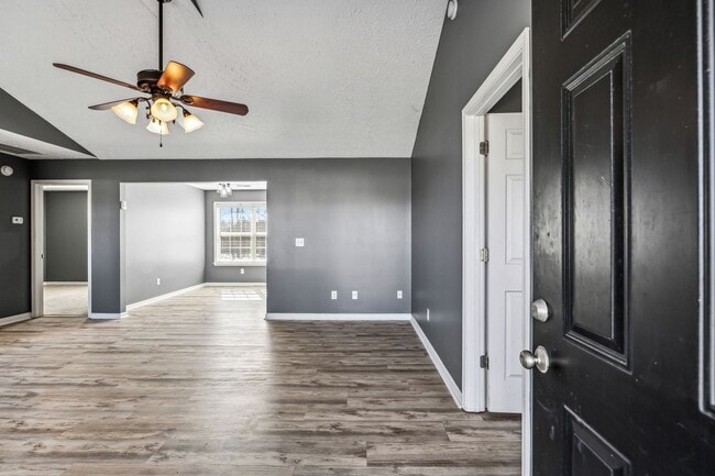 Photo - Upperglade Ct