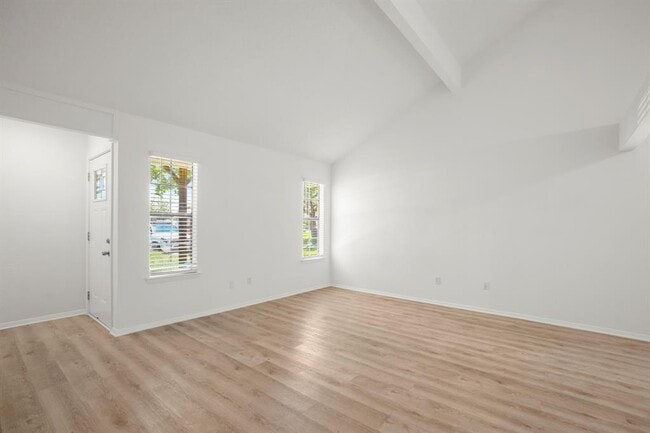 Photo - 1606 Dale Cove