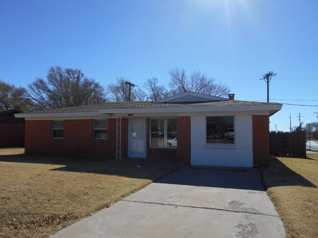 Photo - 3/1 Brick home on corner lot in Shallowater