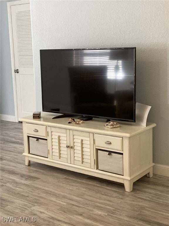 Building Photo - 26705 Little John Ct Unit 54