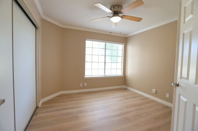 Photo - 30288 Mersey Ct