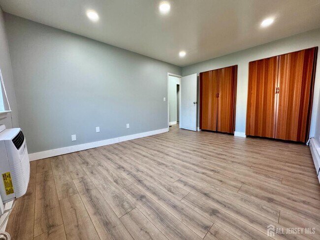 Photo - 1032 Cricket Ln