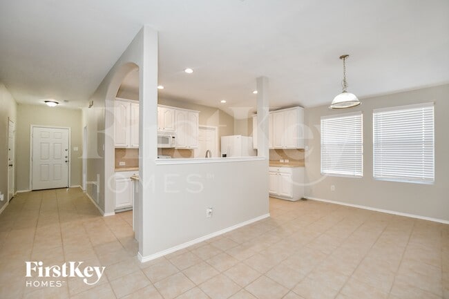 Photo - 716 Austin Ln