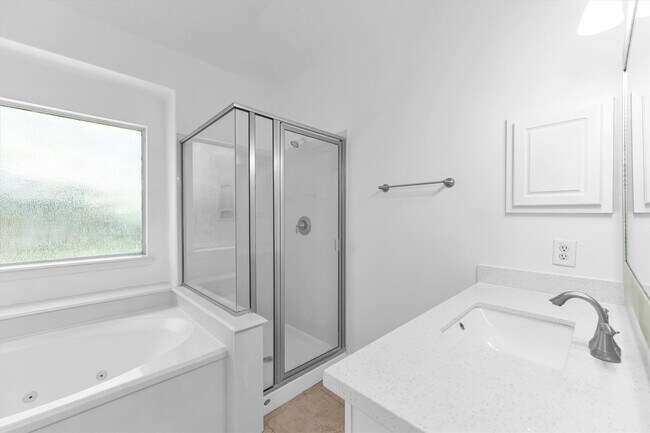 Photo - 14823 Yellow Begonia Dr