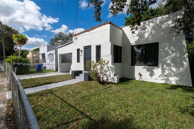 Photo - 807 NW 51st St