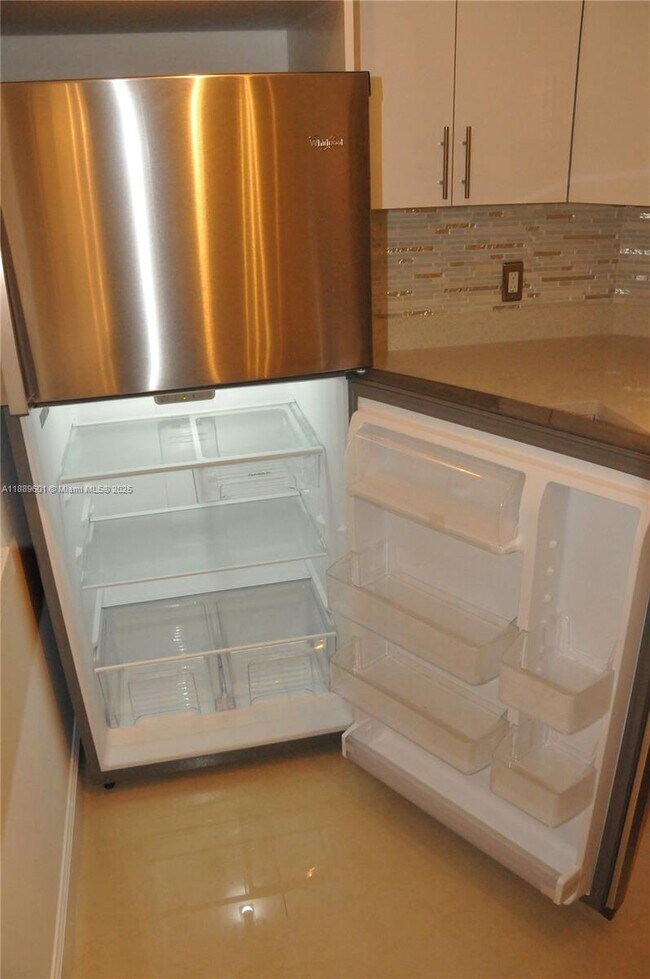 Photo - 10765 Cleary Blvd Unidad 208