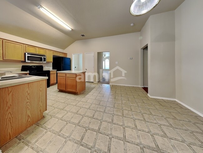 Photo - 721 Nancy Dr