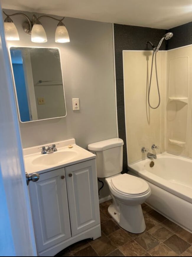 Photo - 806 Center St Unit 3