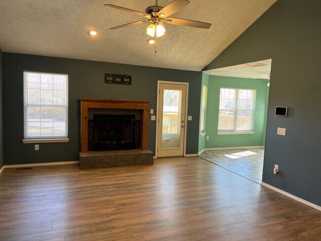 Photo - Now Available! Gorgeous Walkout Basement Home with a Pool, Ozark