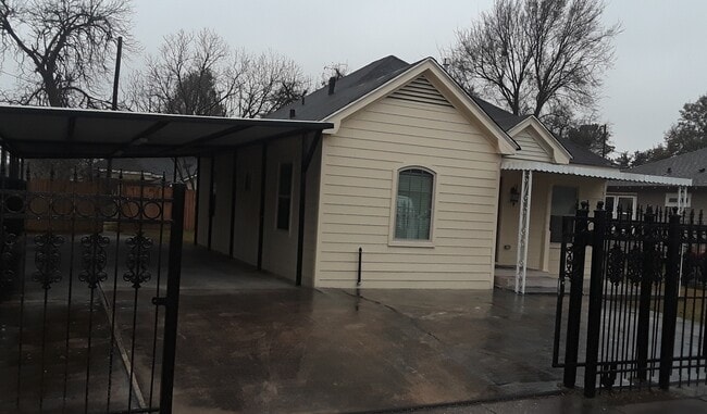 Photo - 7832 Elvera St