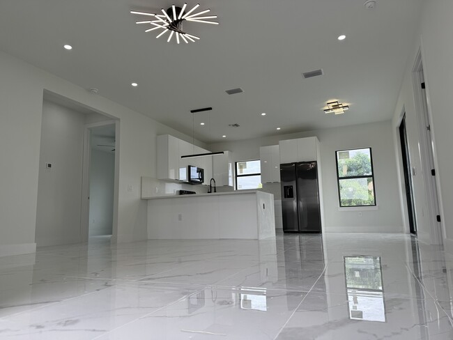 Photo - 3609 1st St SW