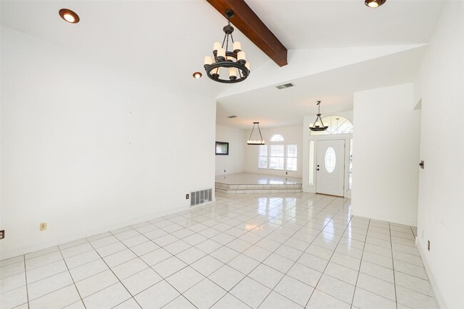 Photo - 1014 King Ln