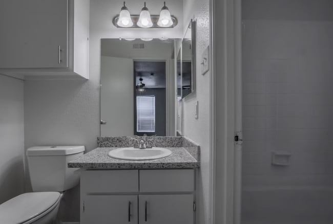 Photo - Northlake Manor Apartments