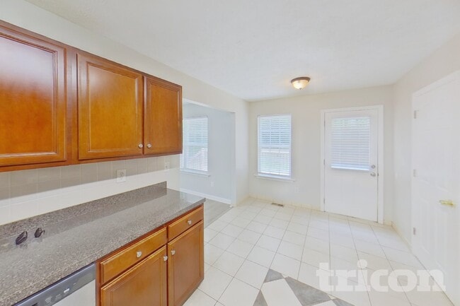 Photo - 1800 Cedar Hill