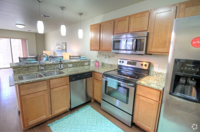 Building Photo - 229 Lakelawn *Student Housing* Rental