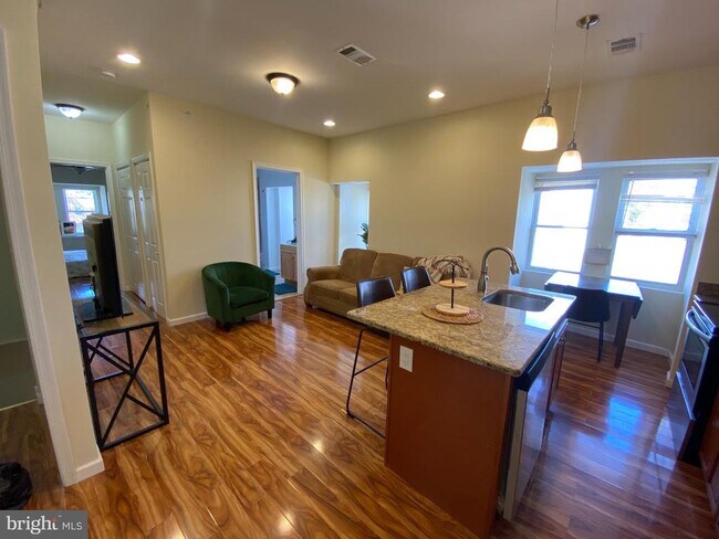 240 W RITTENHOUSE ST  