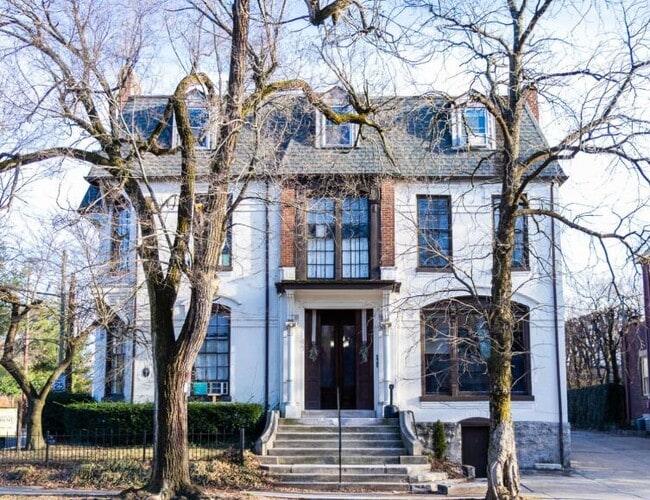 Building Photo - 262 N Broadway Unit 7