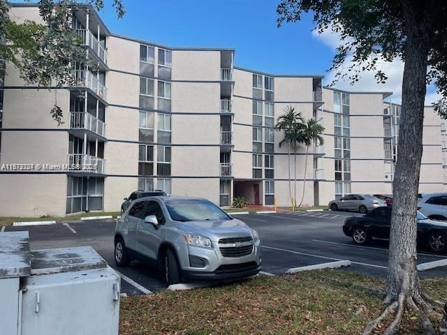 Building Photo - 7075 NW 186th St Unit C404 Rental
