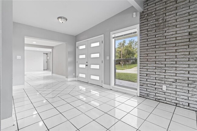 Photo - 6705 N 32nd St