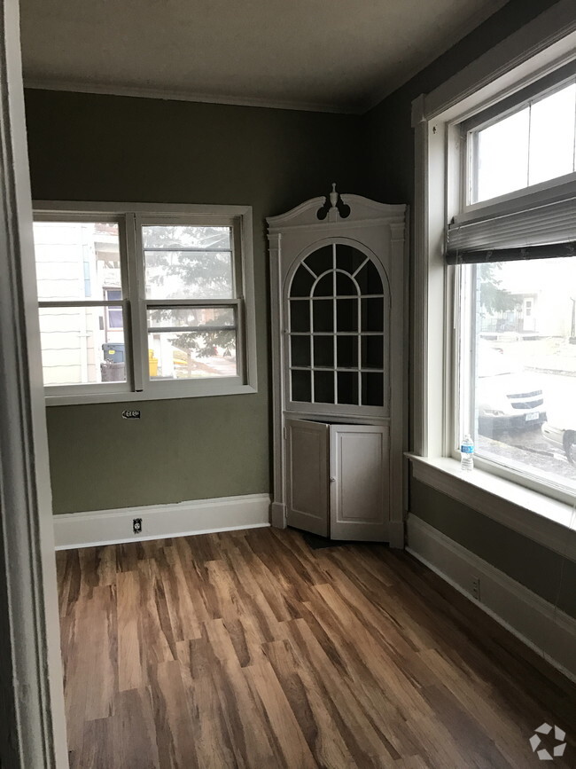 Front Living room - 2257 Jackson St Rental